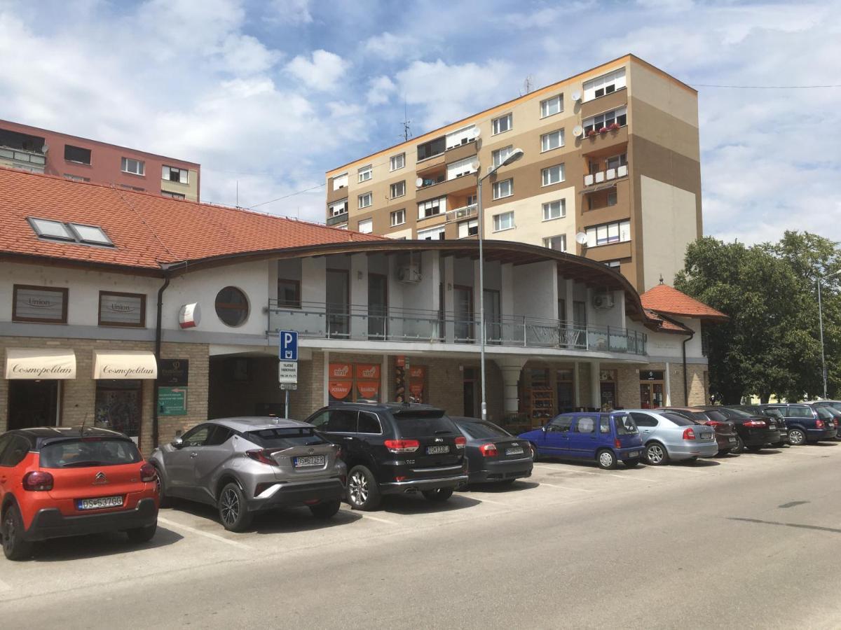 Konde Apartments A Dunajská Streda Exterior foto