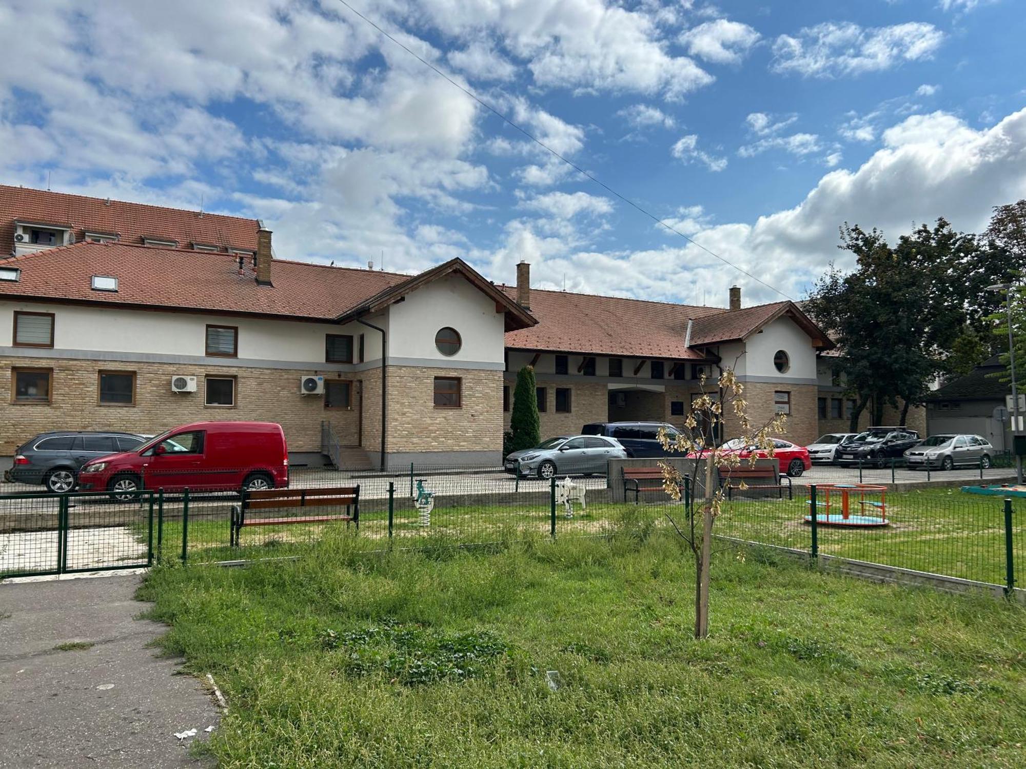 Konde Apartments A Dunajská Streda Exterior foto